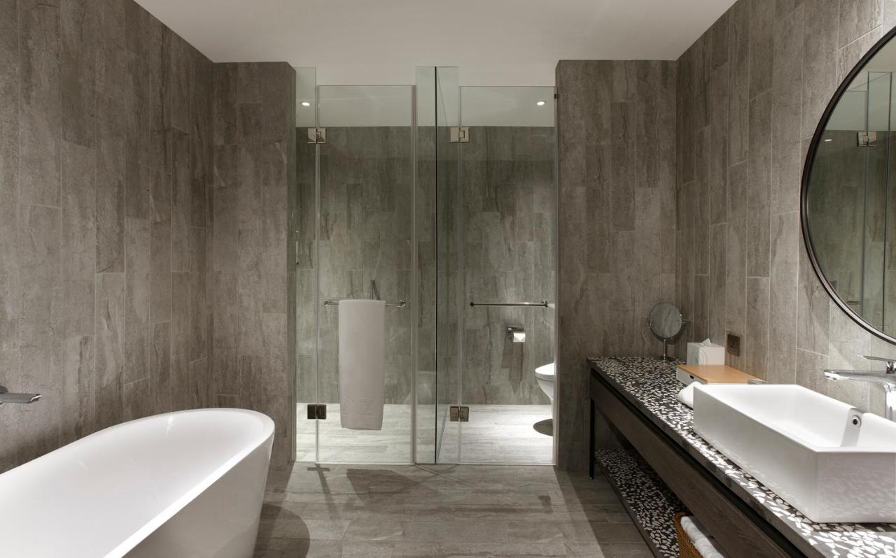 Cozzi Blu Hotell Zhongli Eksteriør bilde Bathroom